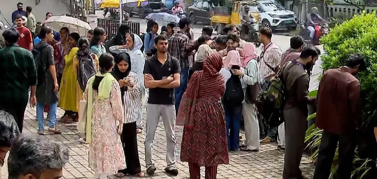 ധാരണ ലംഘിച്ച് കോറോ ഹെൽത്ത്; കൊച്ചിയിലും കോഴിക്കോടും ജീവനക്കാരെ ഓഫീസിന് പുറത്തു നിർത്തി